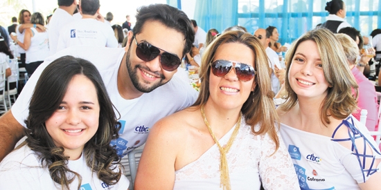 Galera do GCN na alegre tarde de sábado: Brenda Borges, Leandro Vaz, Priscilla Salles e Bruna Barcarollo 